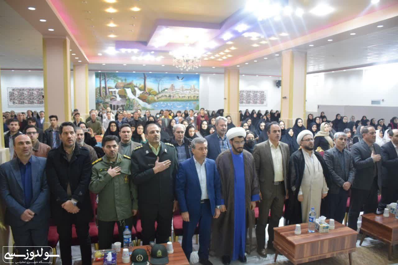 فرزندان شهدا یادآوران فرهنگ ایثار هستند