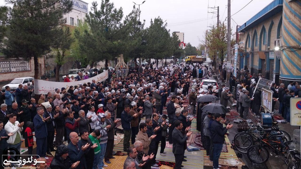 اقامه نماز عید فطر در سراسر آذربایجانغربی
