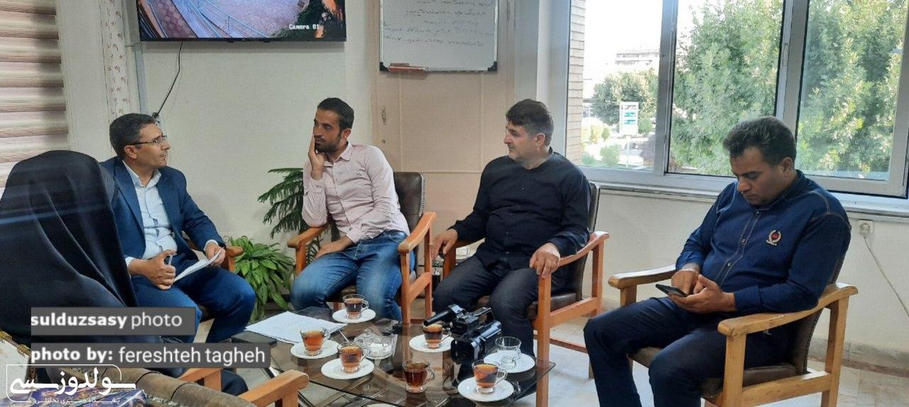 نشست خبری رئیس کمیتهامداد نقده با خبرنگاران