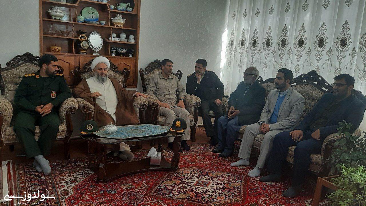 شهدا الگوی دانش آموزان هستند