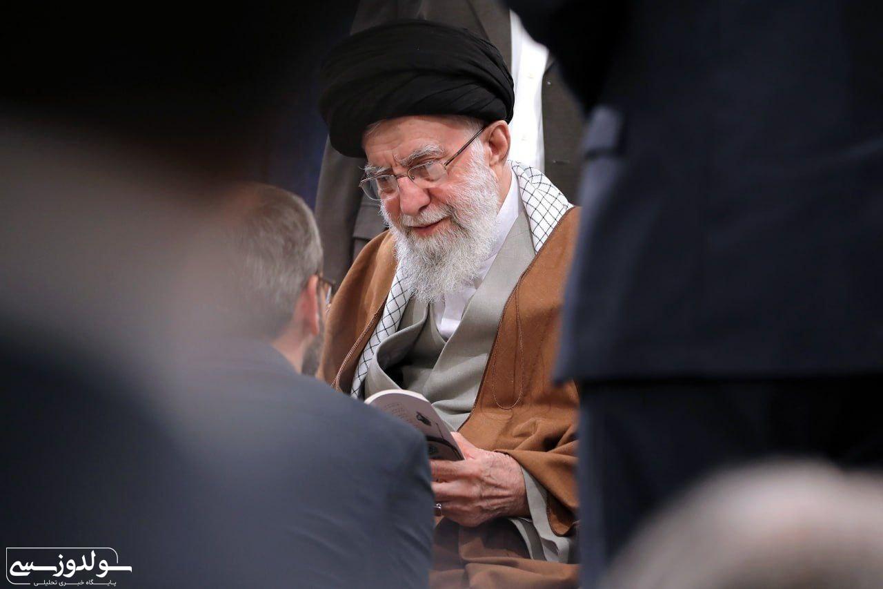 دیدار شاعران با رهبر انقلاب