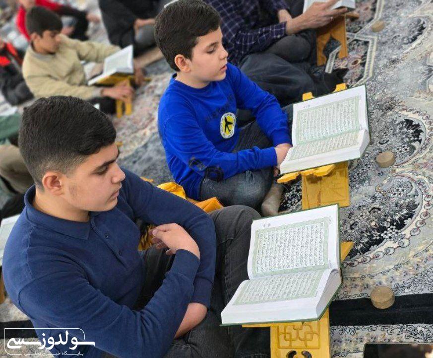 مساجد نقده غرق در نور نیایش شد