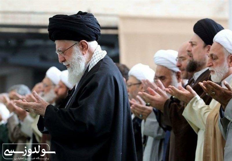 اقامه نماز عید فطر توسط رهبر انقلاب