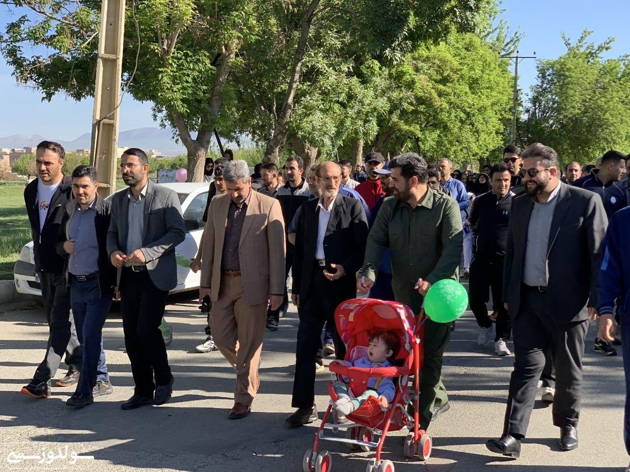 برگزاری پیاده‌روی خانوادگی در نقده به‌مناسبت دهه کرامت