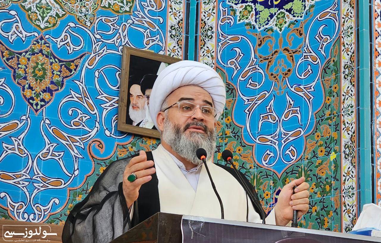 شهید رئیسی شخصیتی ولایتمدار و مردمی بود