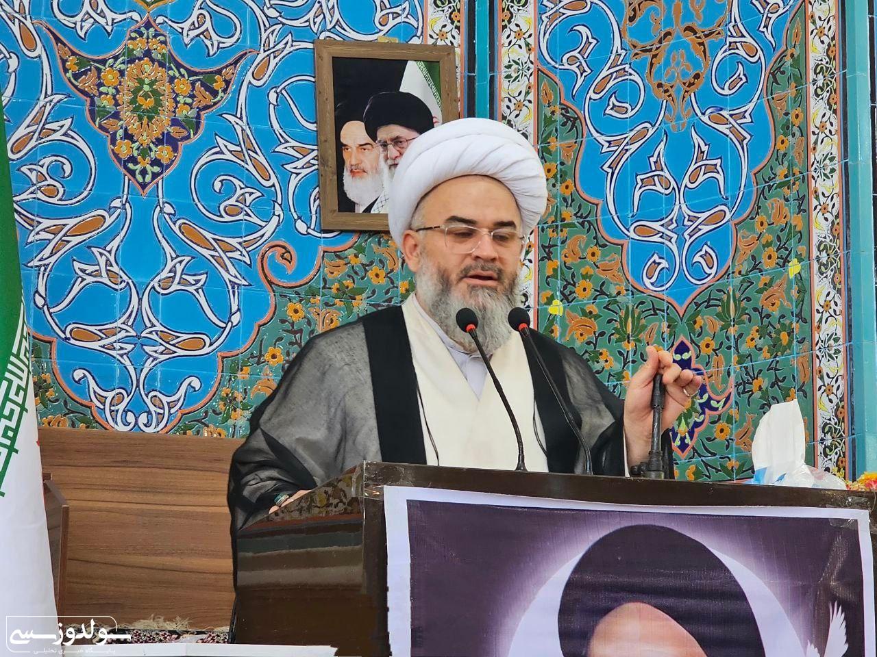 حفظ مکتب امام خمینی، راه انقلاب اسلامی است