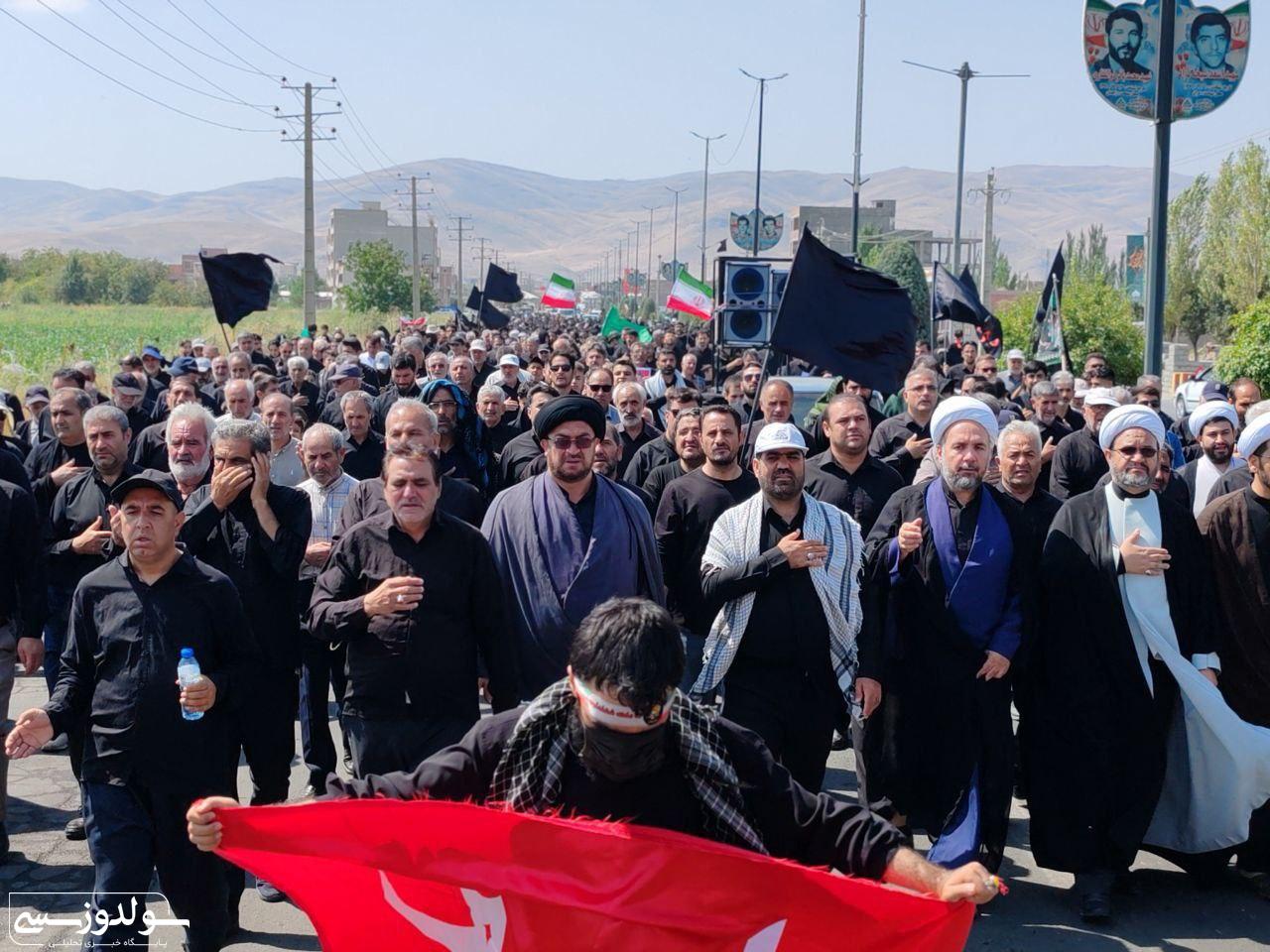 مراسم راهپیمایی جاماندگان اربعین در نقده برگزار شد