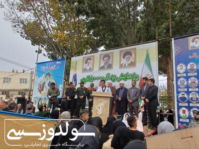 نقده فقط تماشاچی نیست بلکه خود حماسه می‌سازد